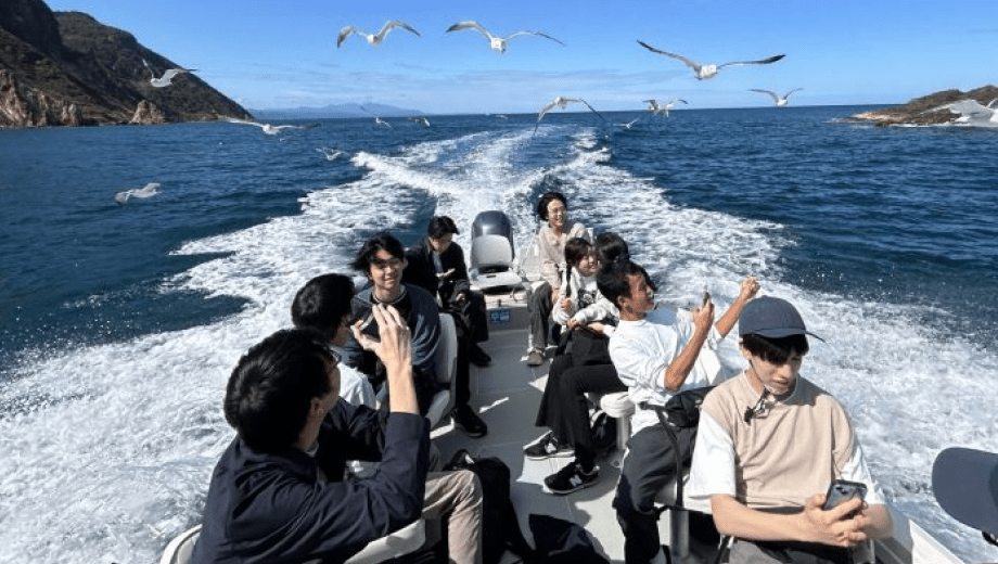 見やすさ抜群の回転式シート